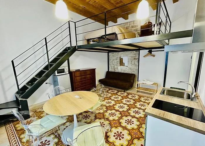 Palazzo Lupicini 3*